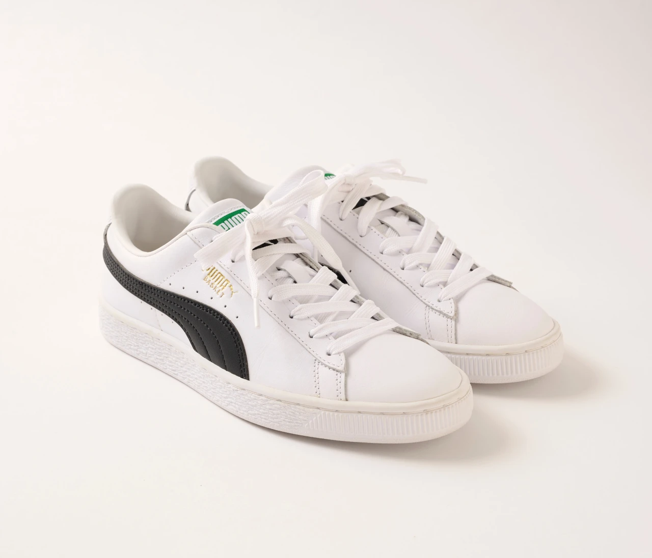 【プーマ】バスケット クラシックは使いやすさNo.1！白レザースニーカーは安定感も抜群【きれいめ派の通勤・休日スニーカー】