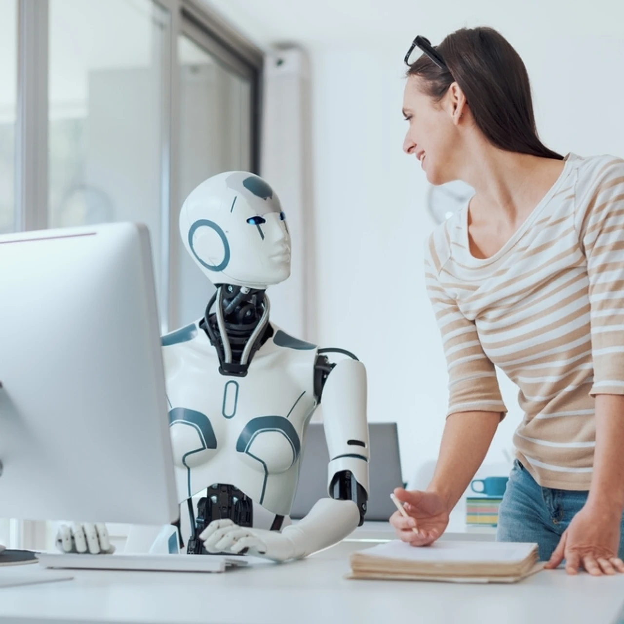 世代間ギャップに悩む前に読みたい、新卒世代との向き合い方【ナミコセンパイのオフィス相談室】