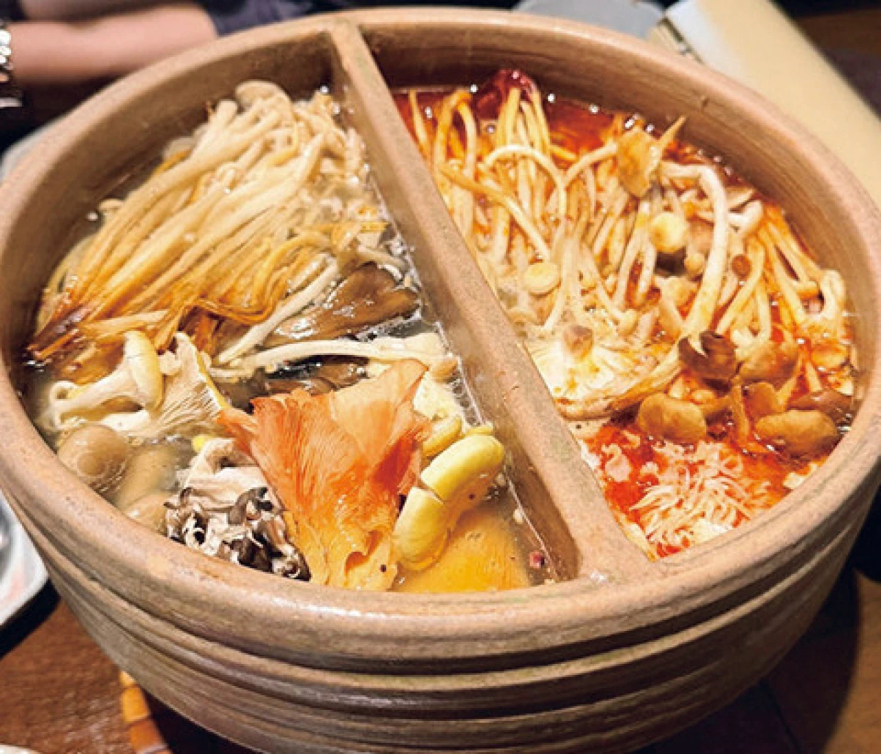 【働くアラサー女性のお気に入り】 ベストバイコスメや絶品鍋などを紹介！ 【読者組織スーパーバイラーズ バイラ部レポート】