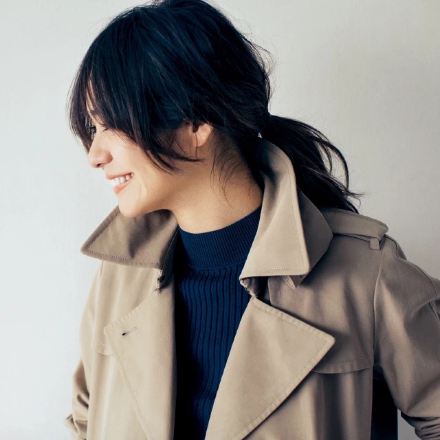 トレンチの日のヘアは「いい加減」にまとめる。