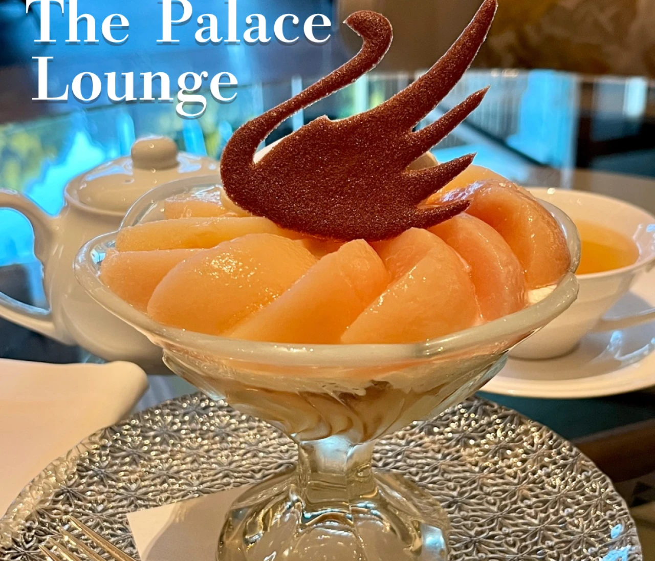 パレスホテル東京「ザ パレス ラウンジ」の贅沢ピーチパフェで、ご褒美時間を♡ ＃スイーツ部