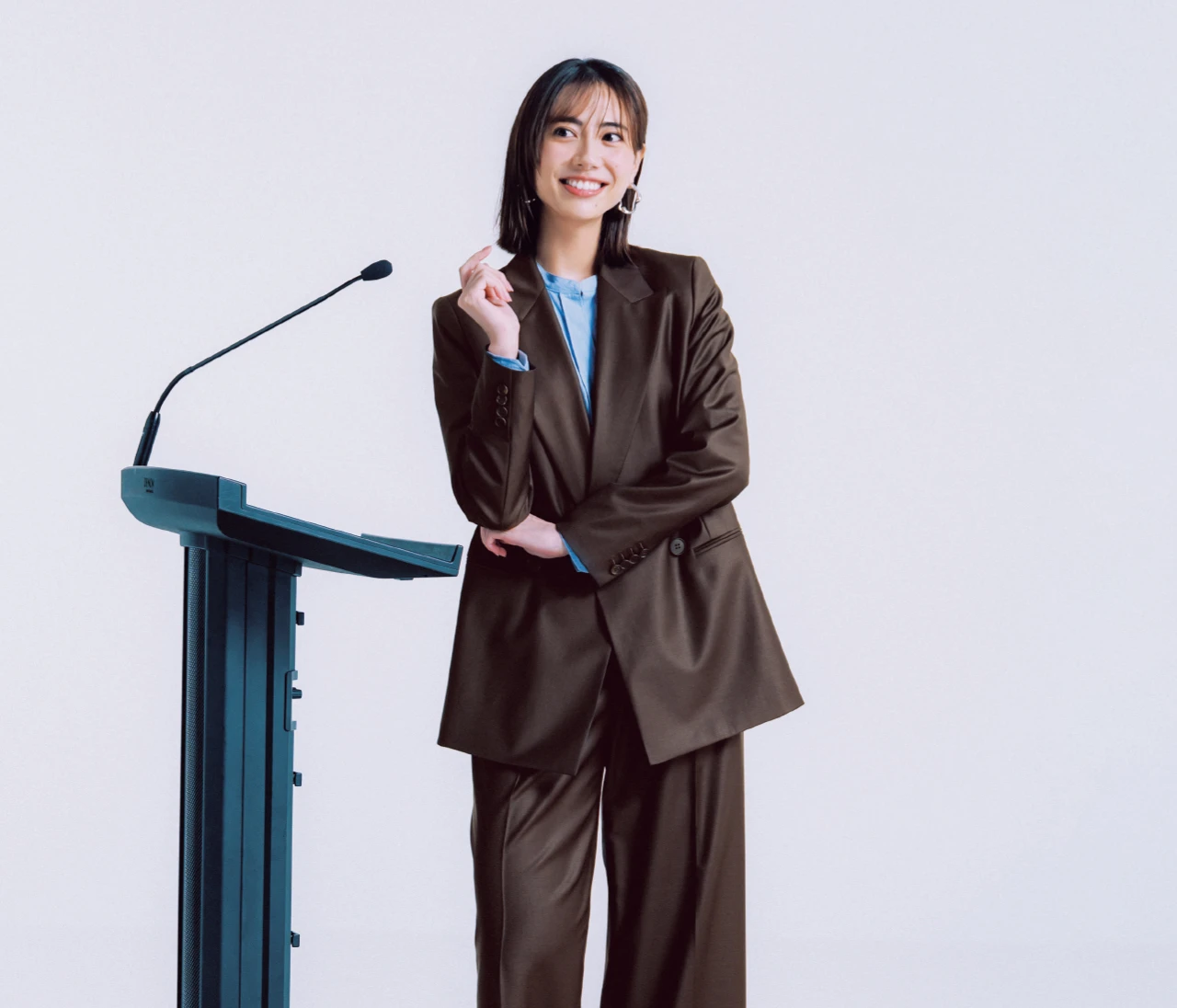 【登壇服とは】30代チームリーダー必見！はじめての登壇服、迷ったらコレを着て