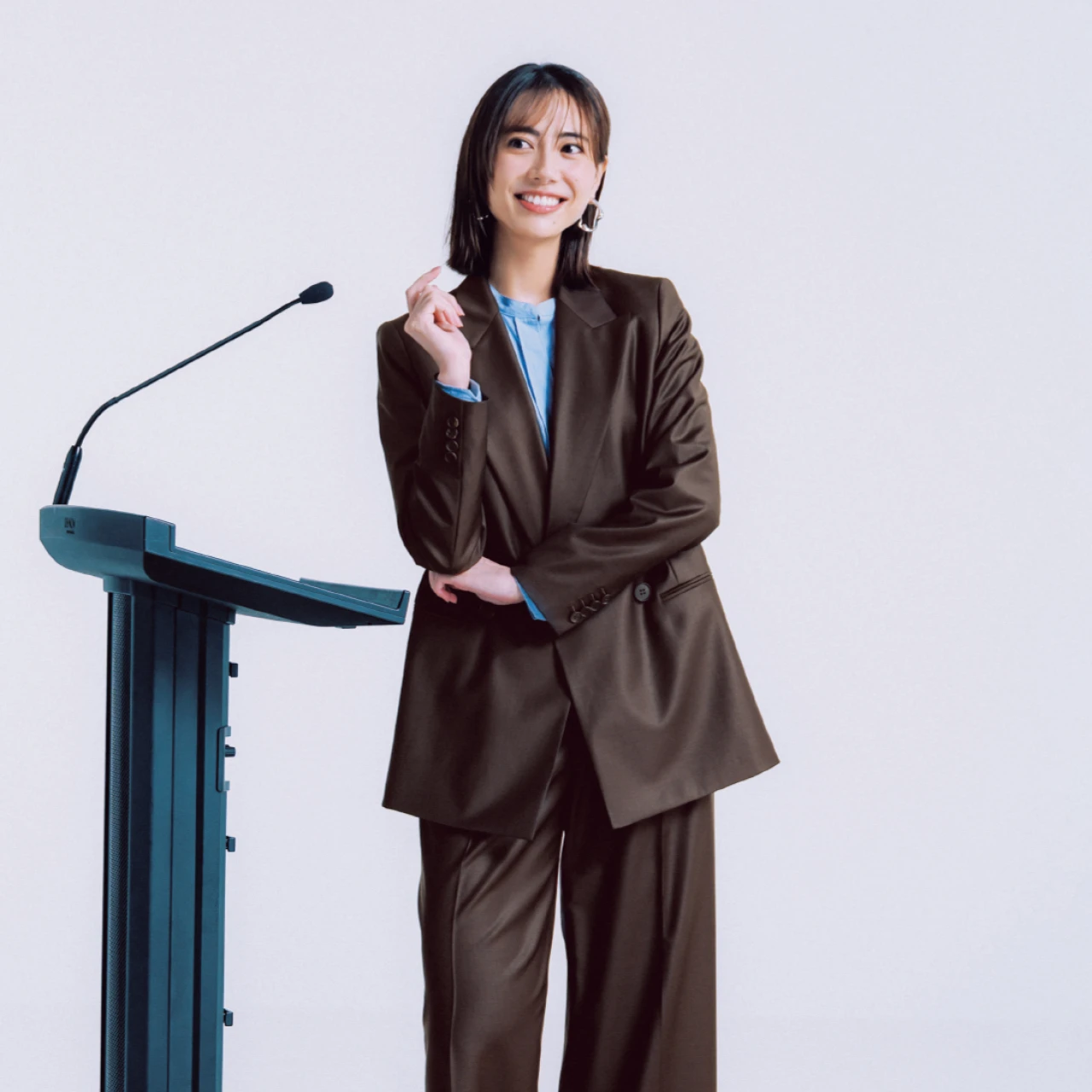 【登壇服とは】30代チームリーダー必見!はじめての登壇服、迷ったらコレを着て