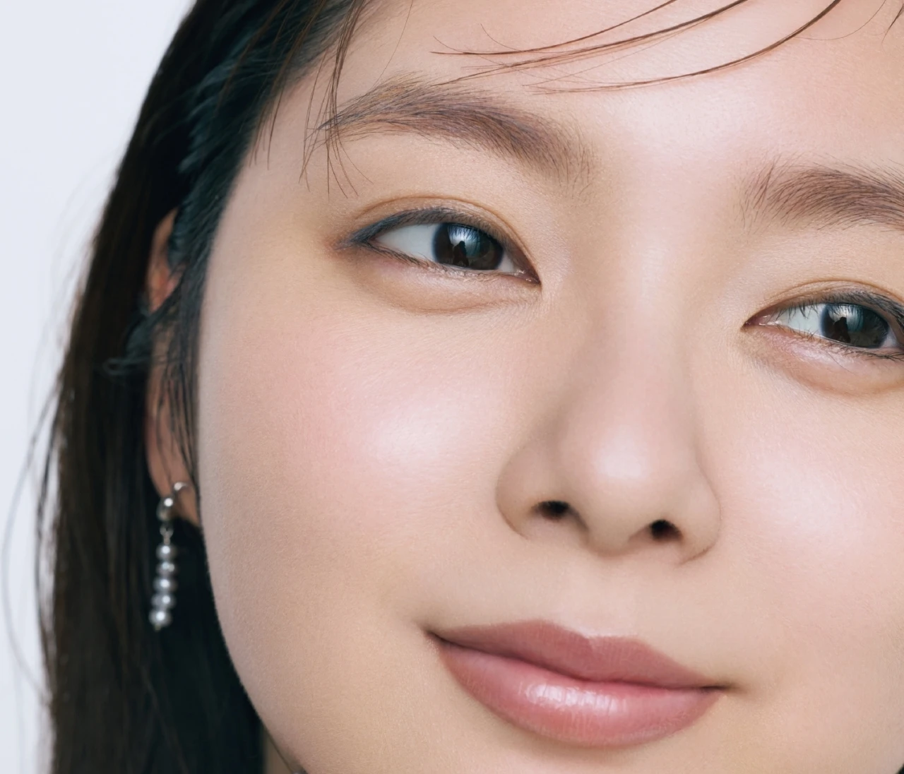 【2026最新おすすめツヤ肌ベースメイク&HOW TO】メイクで好印象な「話しかけやすい」顔に!