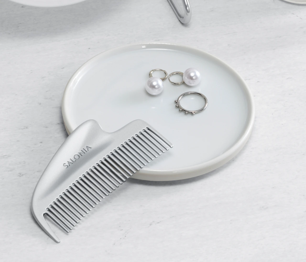 【BAILA公式Instagramフォロー&いいねキャンペーン】「SALONIA グロッシーケア メタルカッサコーム」を合計10名様にプレゼント！