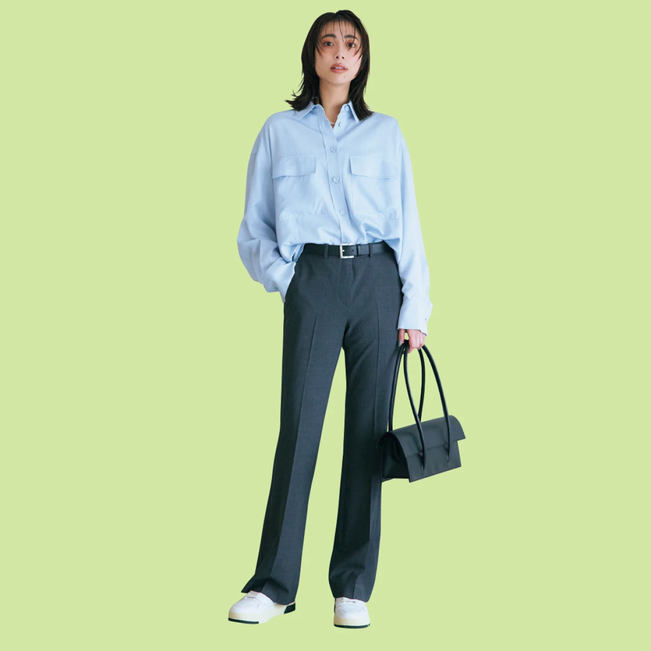 「セオリー」のセミフレアパンツが、通勤コーデに自信をくれる!【働く30代に最高のオフィス服】