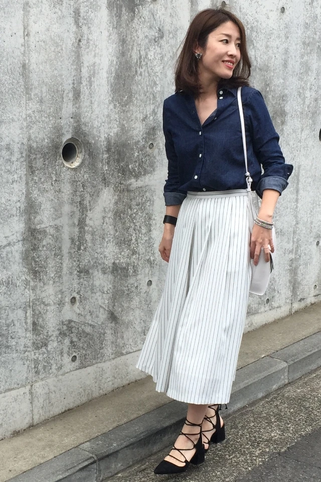 【スナップ】スカーチョ&レースアップ靴で見違えシャツ!