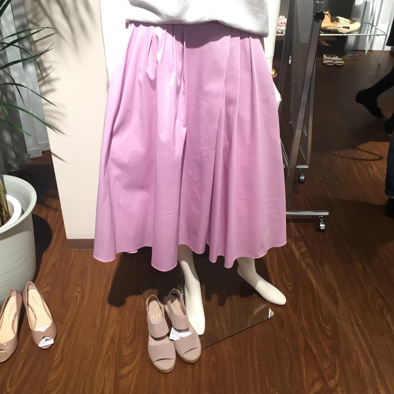 スカート派が次の春に買うべきはこの3枚!