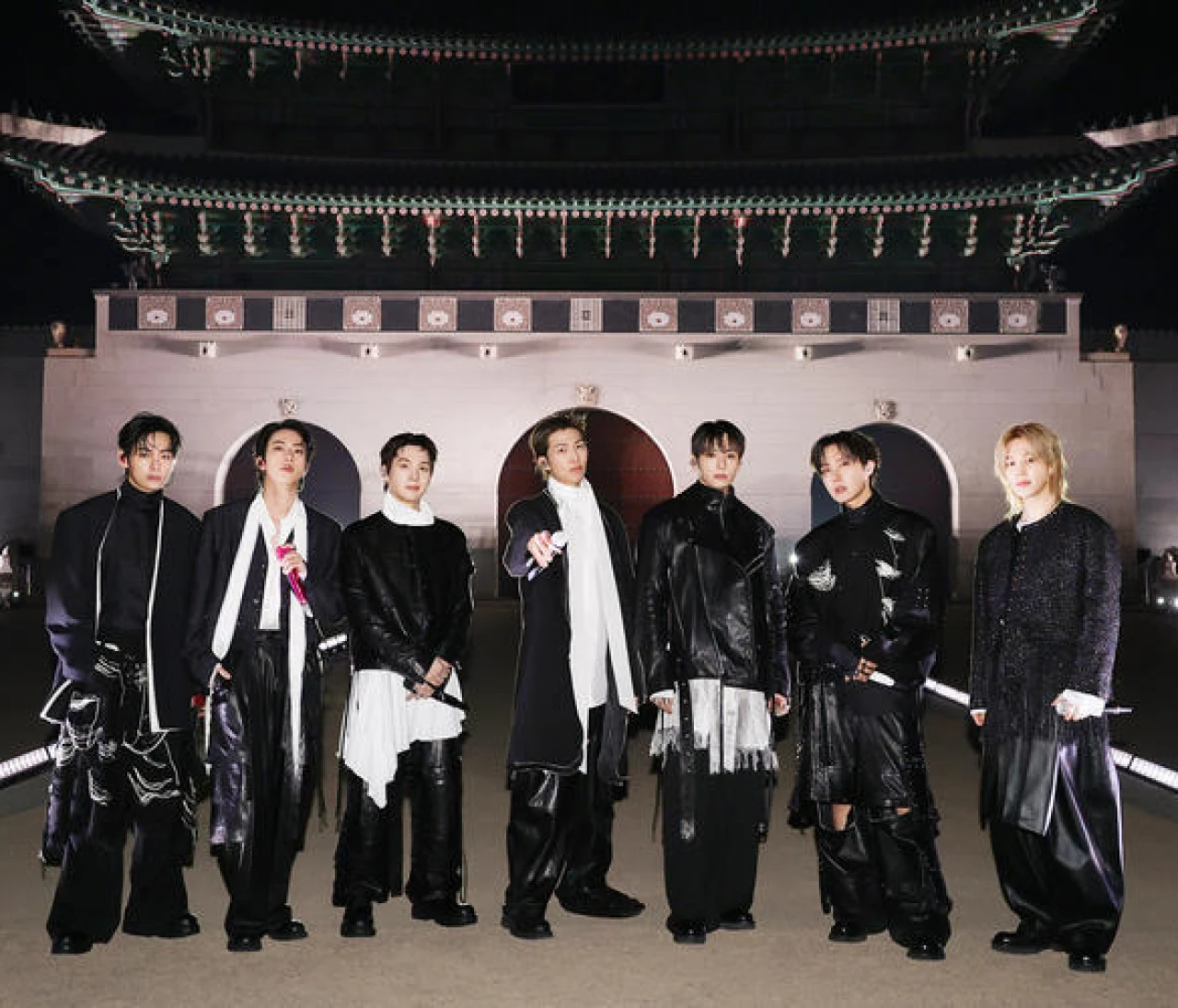 【写真】歴史的カムバック！ソウル・光化門広場での「BTS」ステージ