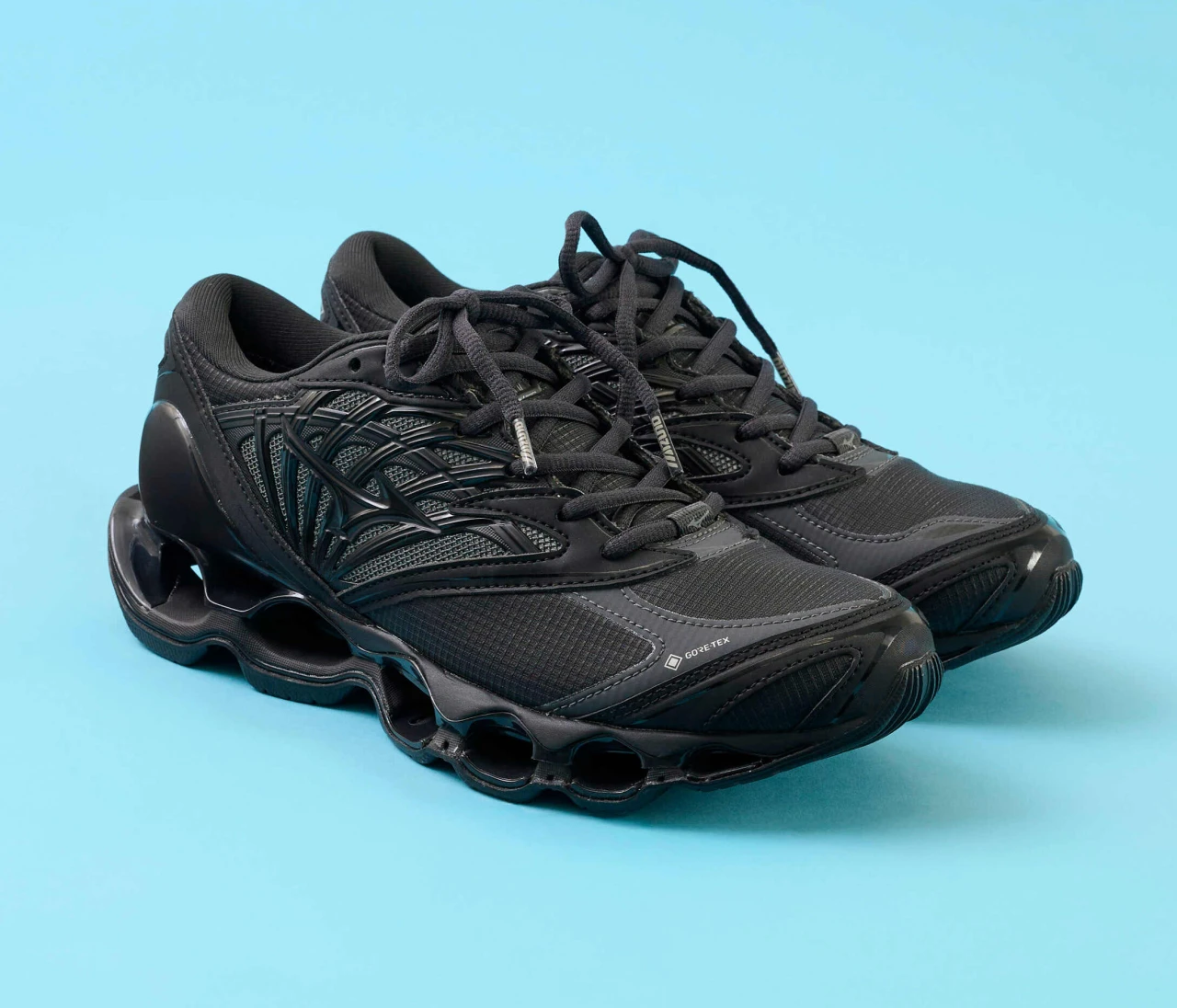 【ミズノ】WAVE PROPHECY LS GTXはゴアテックスと安定感でタフな相棒！スニーカーの選び方も【きれいめ派の通勤・休日スニーカー】
