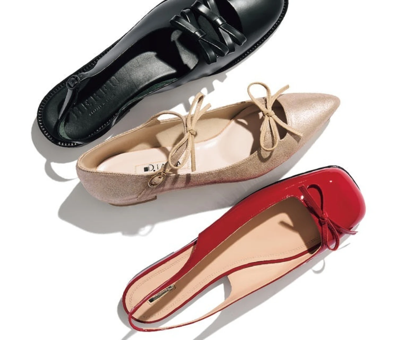 【2026年春のトレンドシューズ9選】メリージェーン、リボン、バレエ…足元に甘めテイストが戻ってきた♡