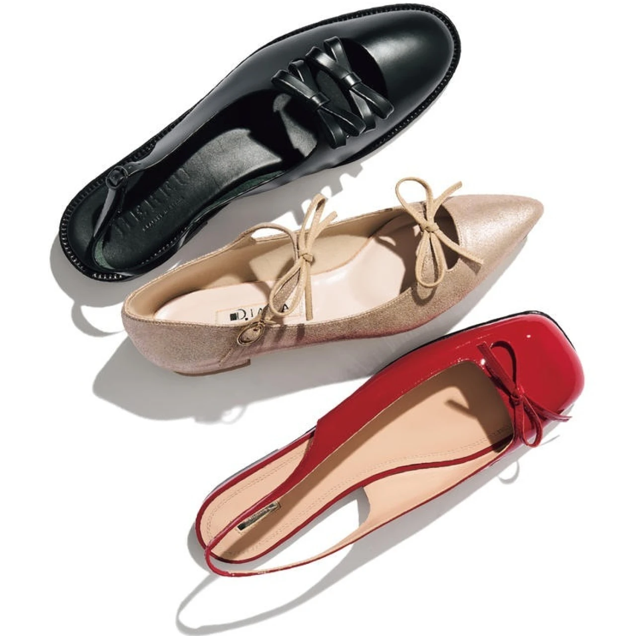 【2026年春のトレンドシューズ9選】メリージェーン、リボン、バレエ…足元に甘めテイストが戻ってきた♡