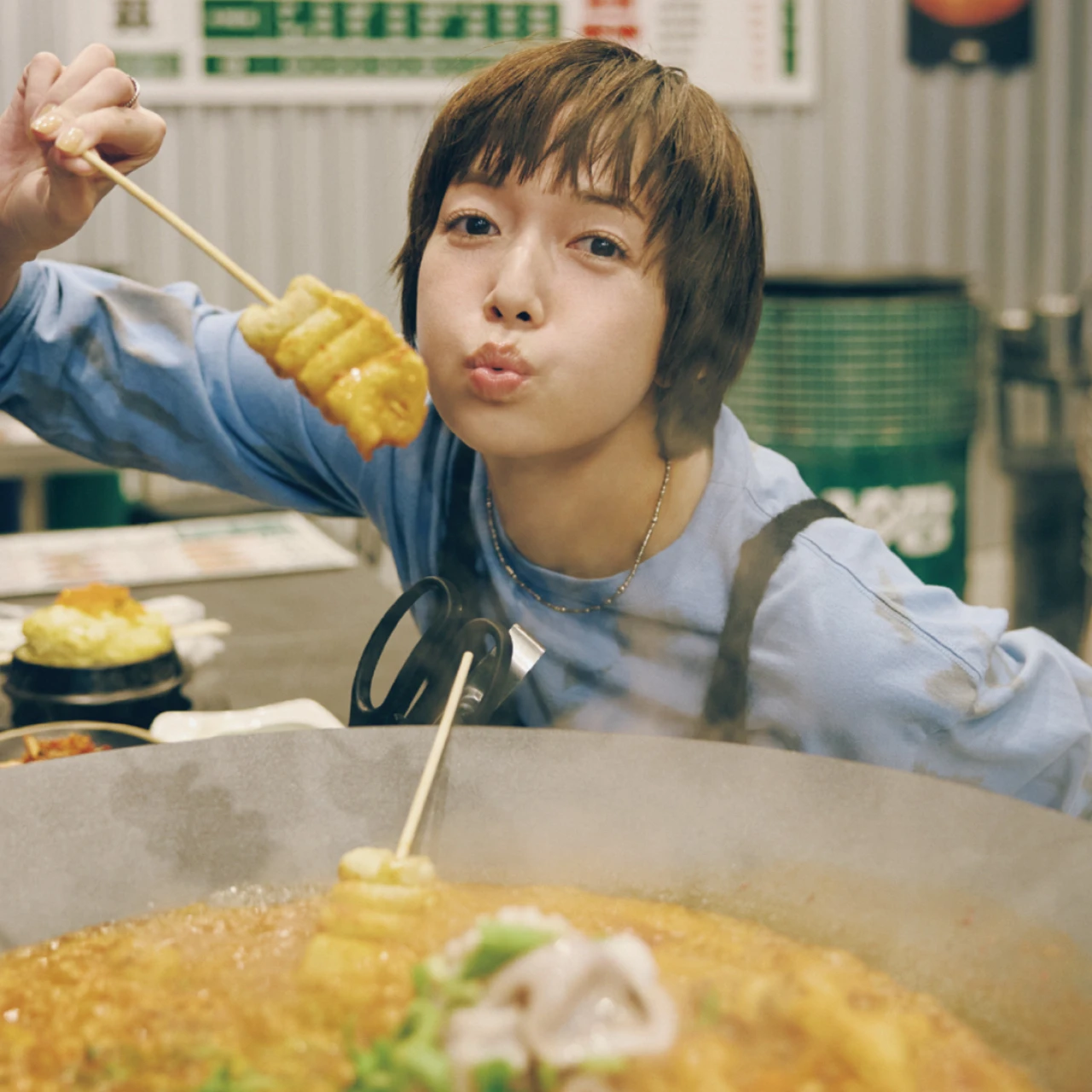 佐藤栞里が新大久保「カントンジプ」へ！次なるヒット間違いなしの“タットリタン”を初体験【もぐもぐしーさんぽ】