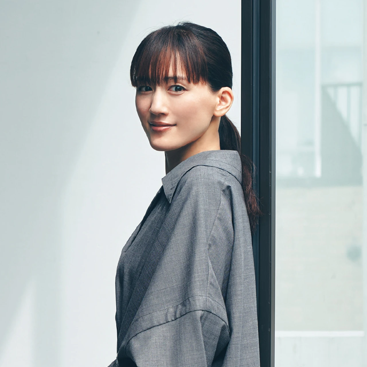 【 #綾瀬はるか インタビュー〈後編〉】ドラマ「#ひとりで死にたい」主人公との共通点は？