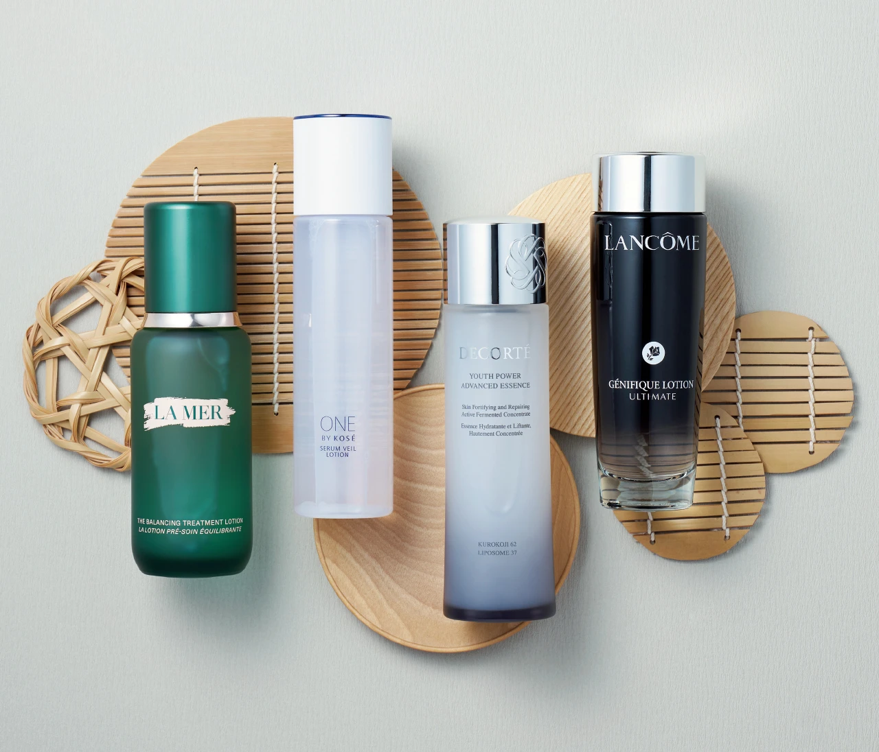 【この秋、化粧水が革命です！】満を持してお届け！実力派の初代ローション4選