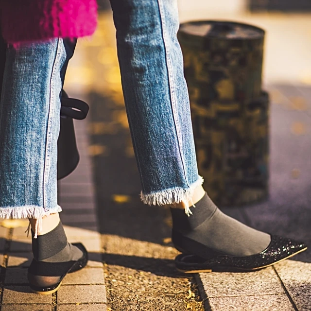 今買うべき【デニム】と【足もと】コーデの黄金コンビ③