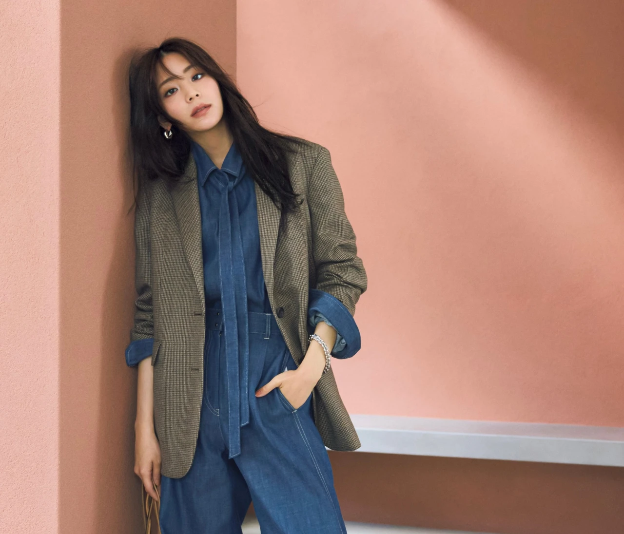 予想最高気温35℃／品も旬も備えたチェックジャケットでデニムを格上げ！【BAILA今日のコーデ】