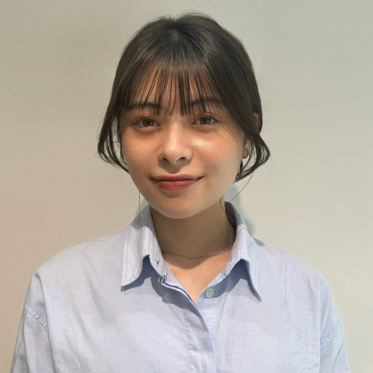 【2026年暑さ対策の涼し気ヘアアレンジ】顔まわりをふんわり仕上げるのがポイント！ 抜け感クリップヘア