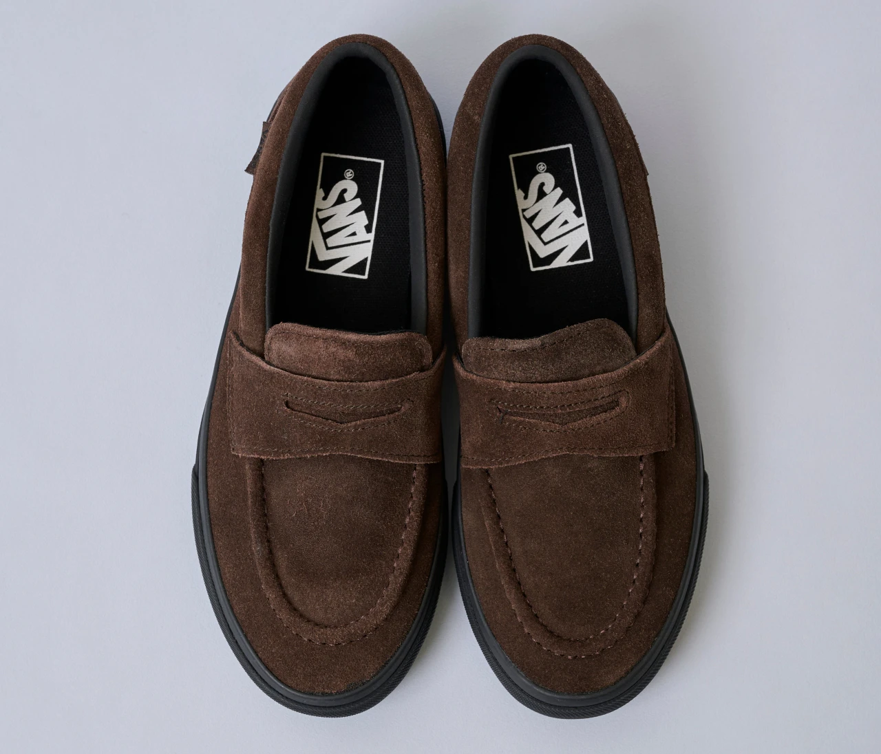 【VANS】コスパGOODなスニーカーローファー！1万円以下で手に入るスエード素材のオシャレ顔【きれいめ派の通勤・休日スニーカー】