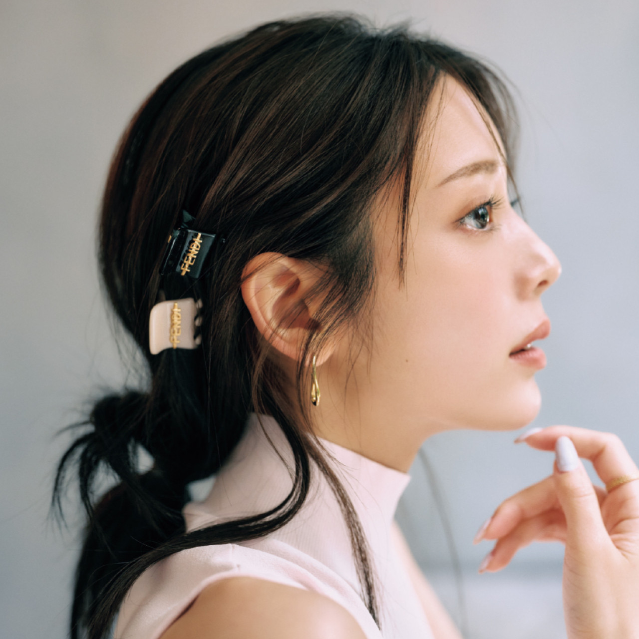 仕事帰りにデートや会食がある日、何を着る? 仕事中のきちんと見せも、定時後のおしゃれもかなう4コーデ