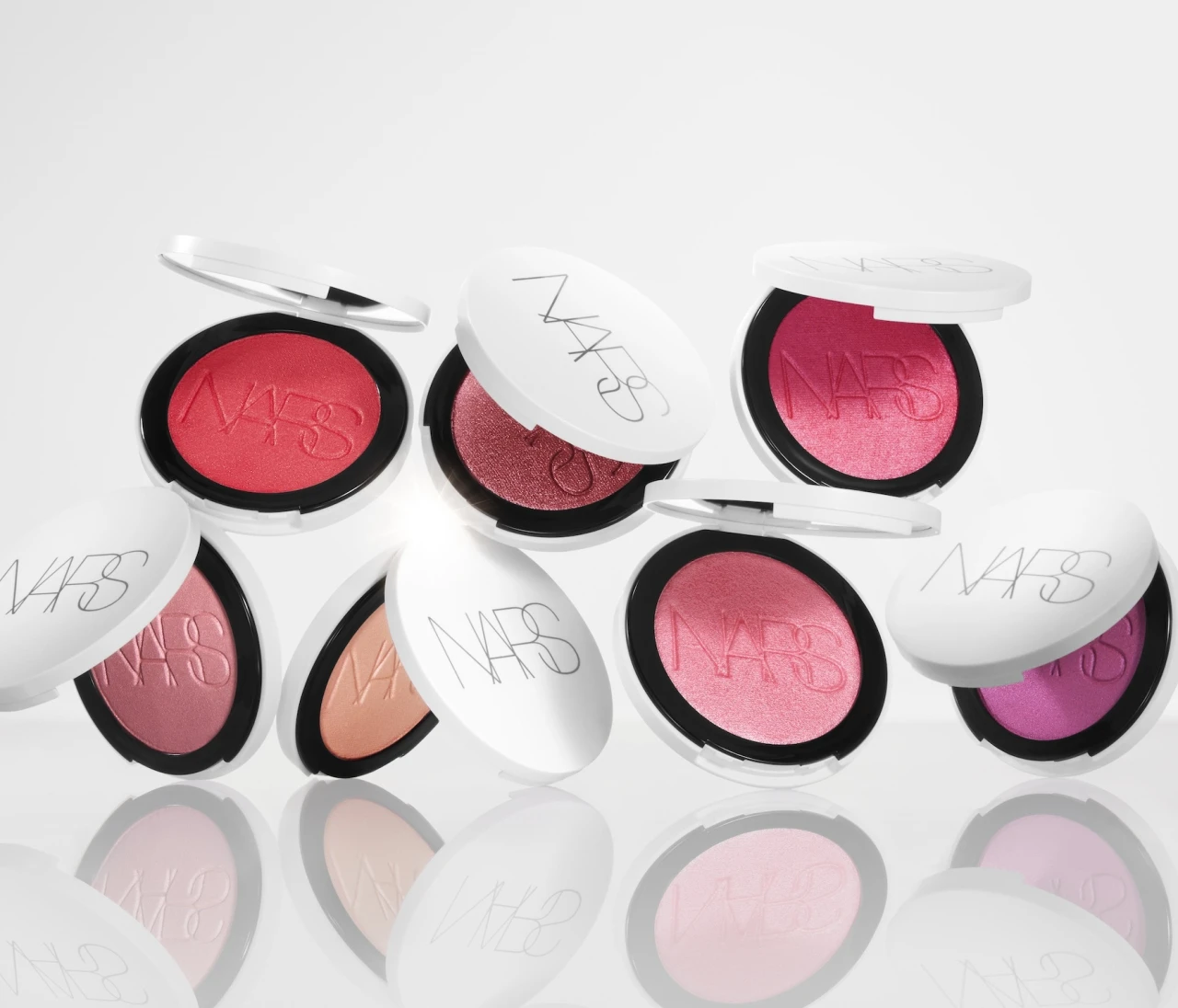 光を仕込む【NARS】の新名品。洒落顔をつくるハイライト＆ブラッシュが登場