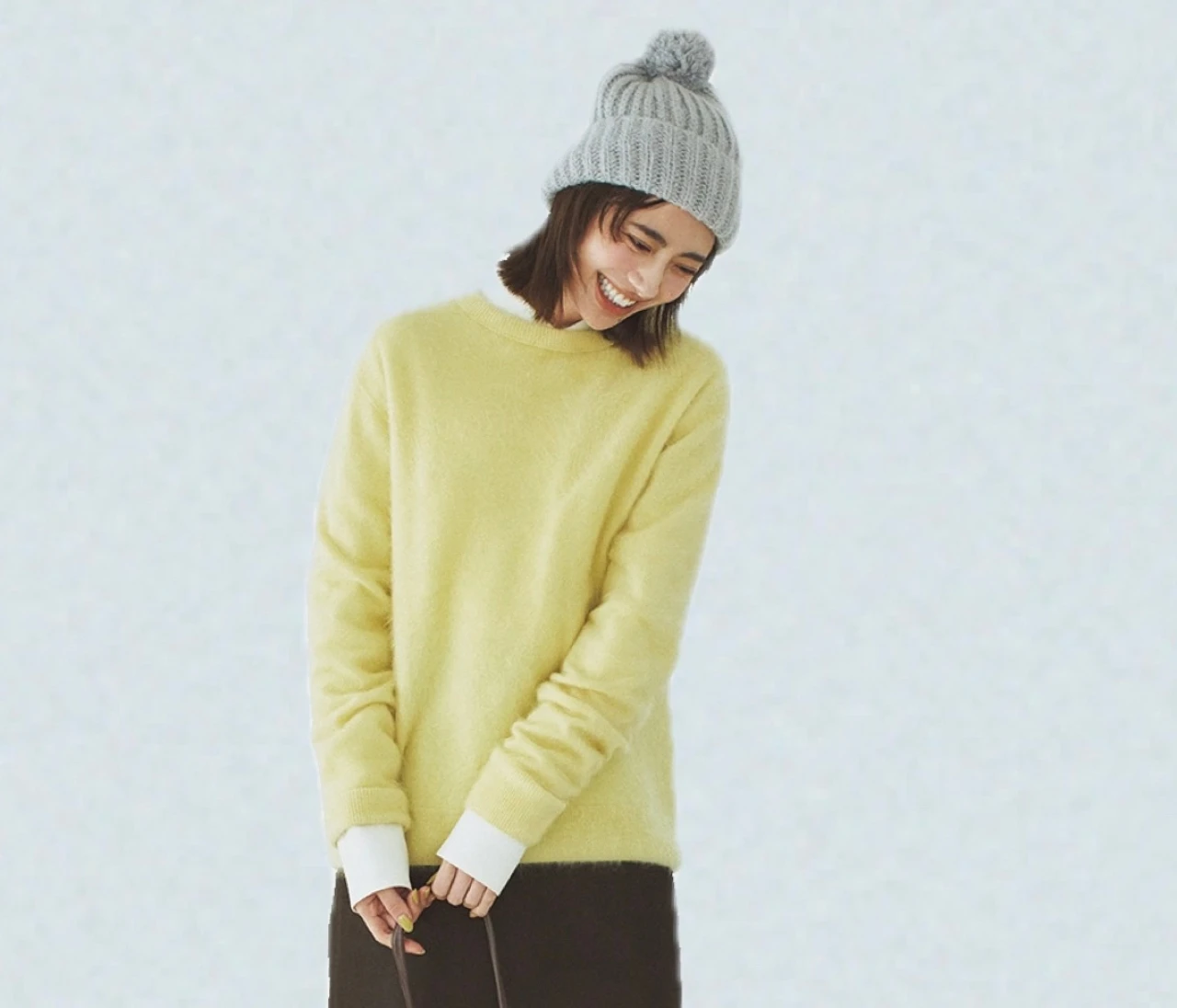 【チアフルニットコーデ】まろやかなイエローで目を引く着こなしに【BAILA今日のコーデ】