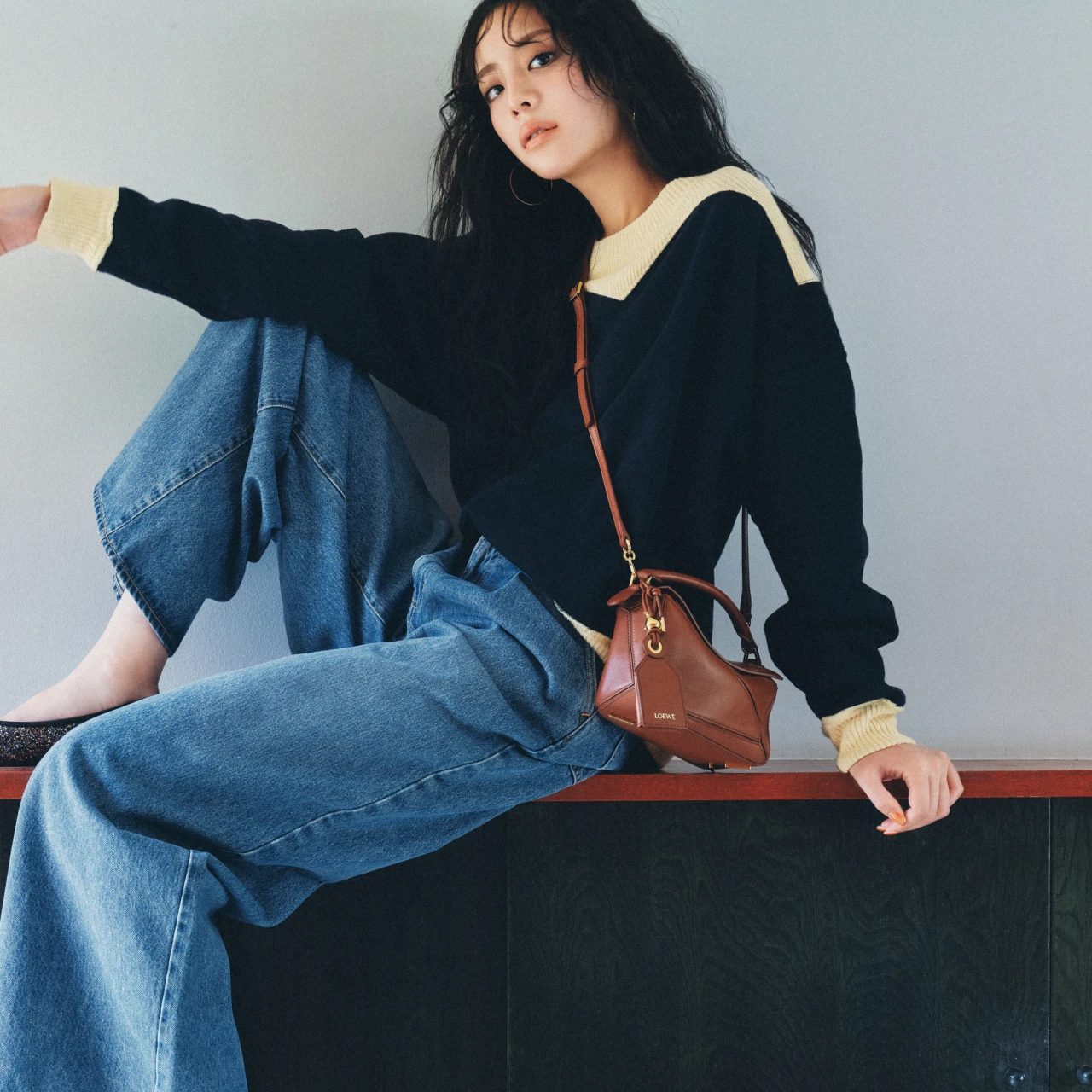 【LOEWE(ロエベ)】貴島明日香が選ぶ“一生もの”ミニバッグ。上品さが際立つ【おすすめハイブランドバッグ&小物7選】