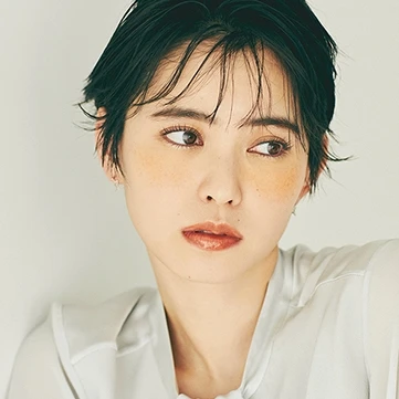 オフィスで映えるつやリップ♡【大人ピュアな通勤メイク】を小田切ヒロさんが提案