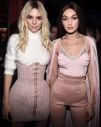 ジジ＆ケンダルの「髪色、交換してみる？」