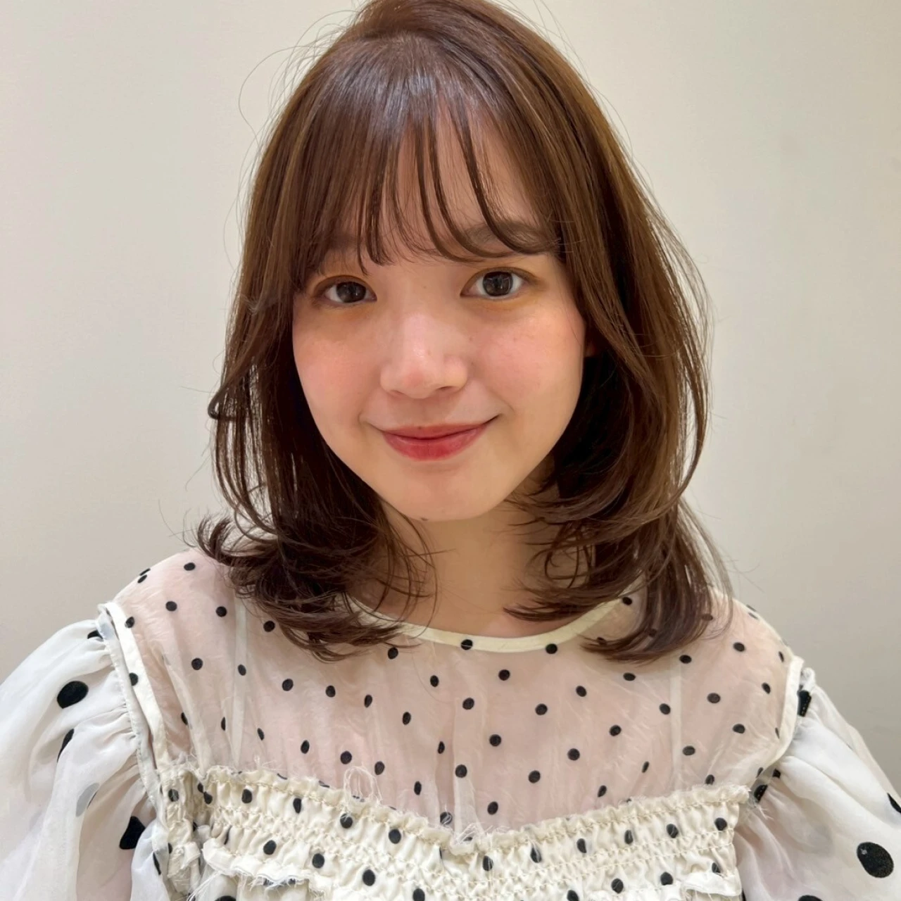 【ミディアム・30代大人の髪型】パーソナルカラーイエベ・シナモンベージュ