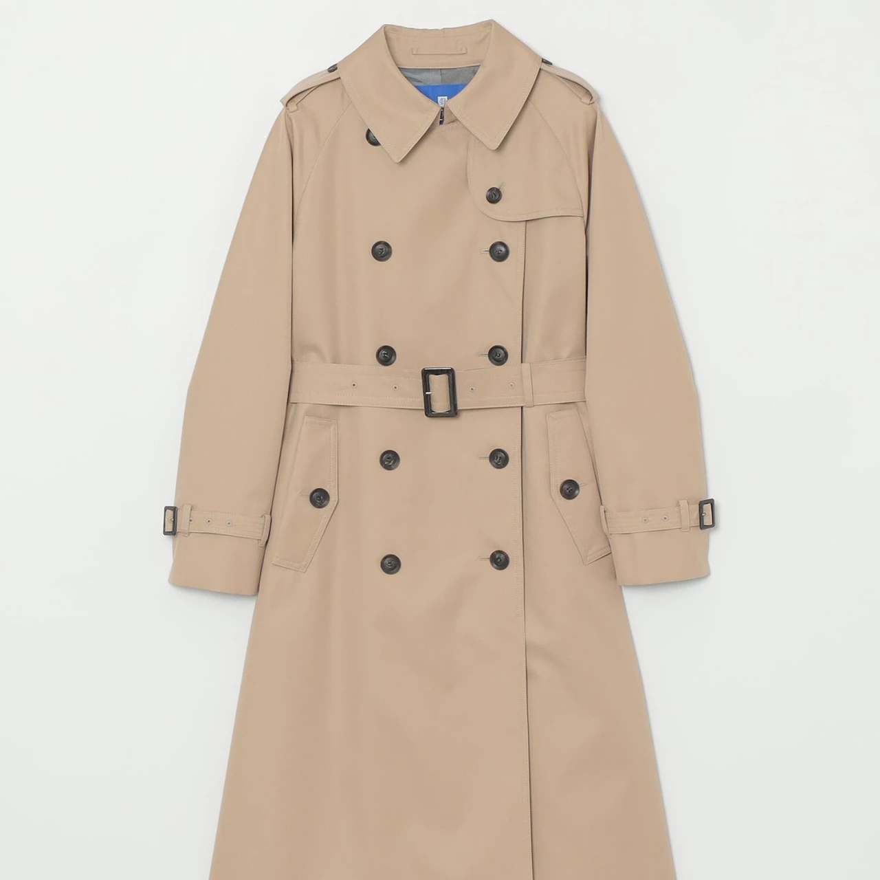 「ブルーレーベル・クレストブリッジ」のトレンチコートは着るだけで知的見え【BAILAエディターが選ぶ 優秀通勤ワードローブ拡大版vol.260】