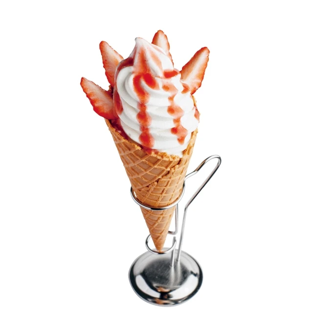 チーズみたいな濃厚さのいちごソフトをどうぞ