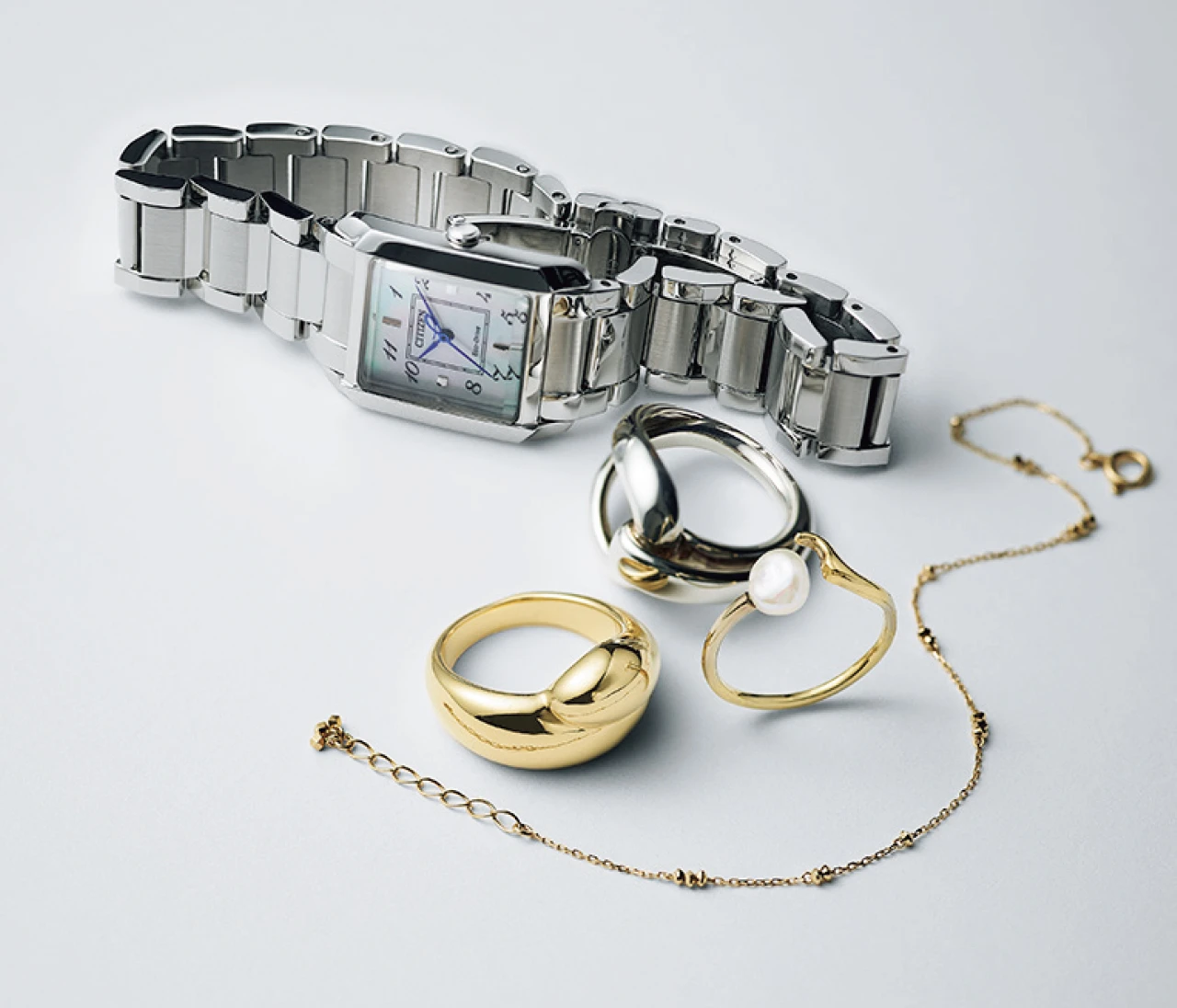 時計×アクセサリーの組み合わせで迷わない！ “私らしさ”を託せる、ON・OFF別「定番セット」のつくり方