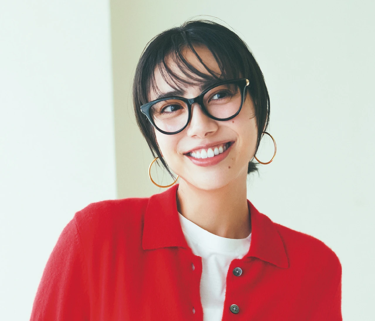 仕事終わり、夜の予定前に5分で仕込む！顔まわりにちょい足しして華やかさをアップする3TIPS