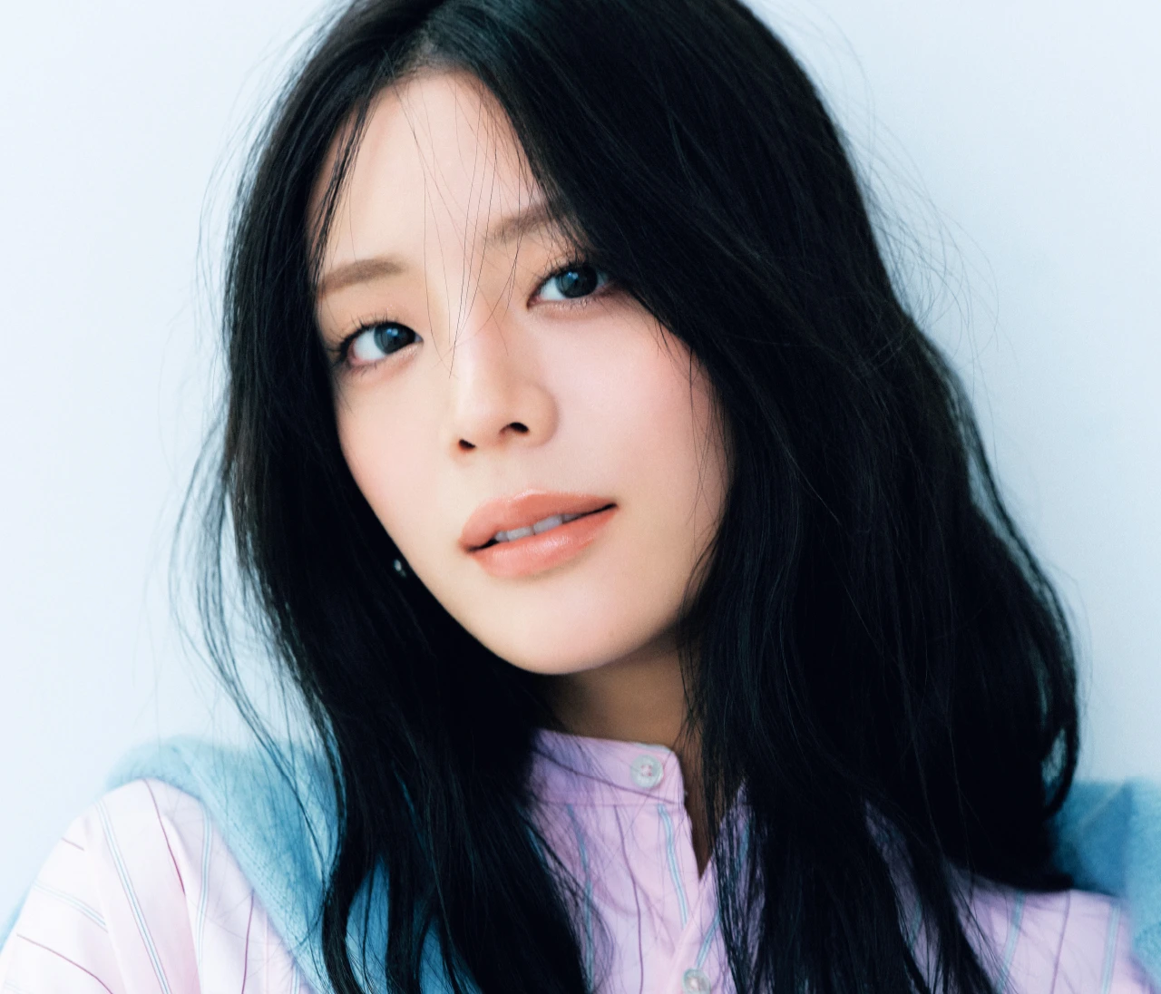 旬のツヤ質感でお仕事リップをアップデート！むっちりベージュでヘルシーな印象に