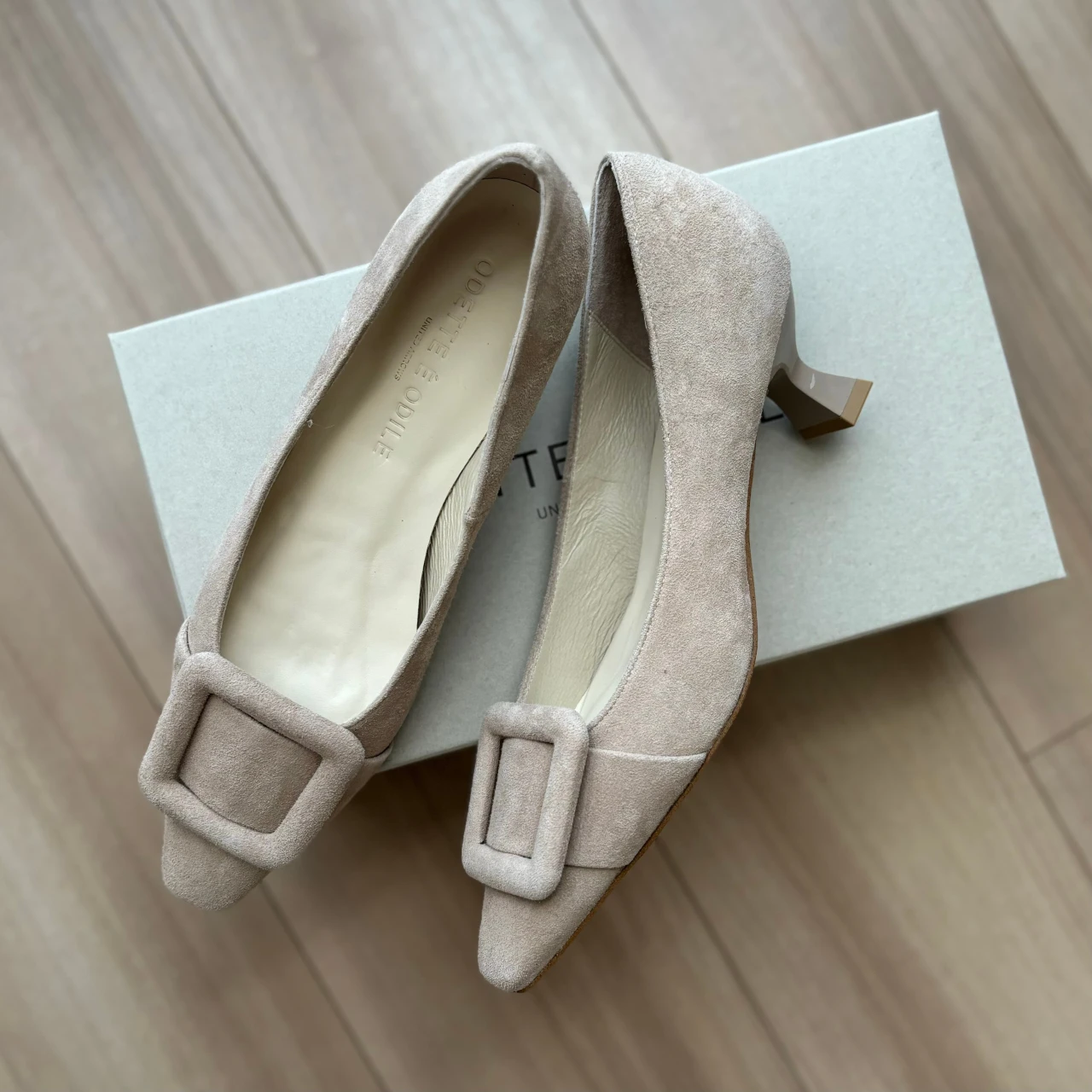 通勤シューズを新調！ 選んだのはオデット エ オディールの万能なバックルつきパンプス【エディターズピック】