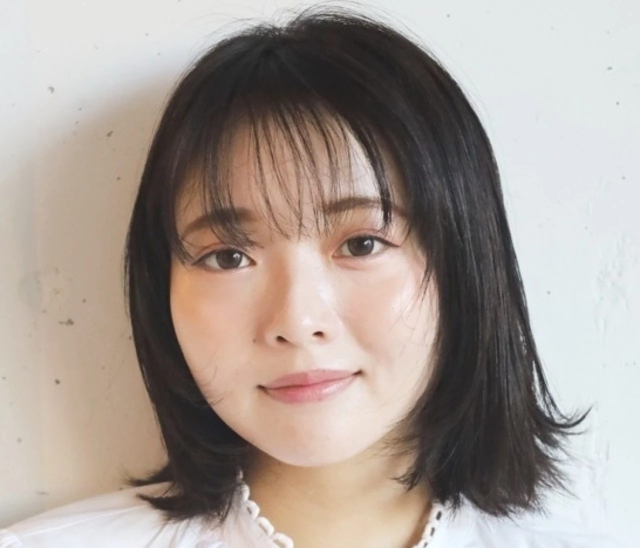 【2026春大人のボブ】顔まわりに入れたレイヤーで小顔もかなえる！エアリーな軽やかボブ