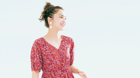 【花柄ワンピ×フラット靴】で楽して手抜きなくチャームアップ!