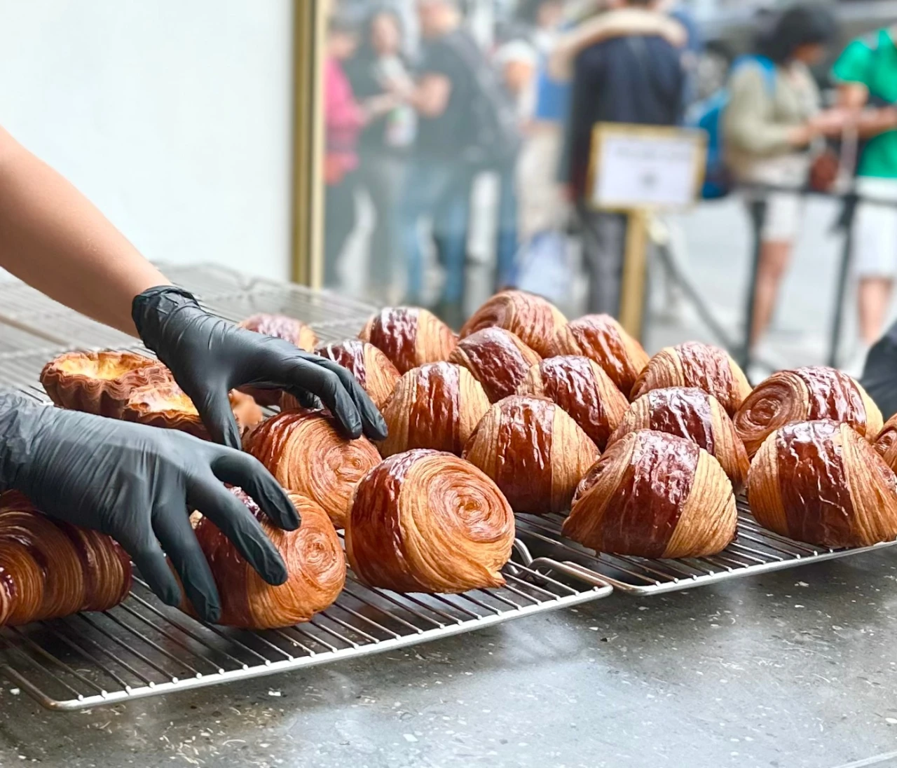 行列必須！セドリック・グロレのクロワッサンとパリの定番カフェ巡り【パリ、ロンドン旅行記-vol.4-】