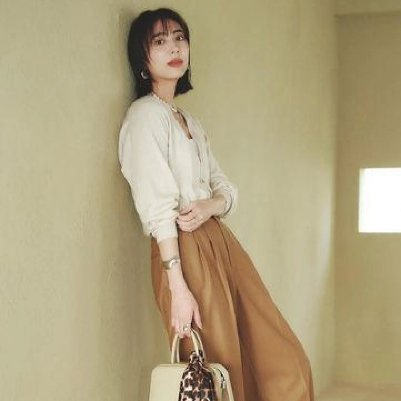 【ステディジュエリーが倍可愛くなる大人コーデ】シンプルコーデこそ存在感あるジュエリーがお似合い♡