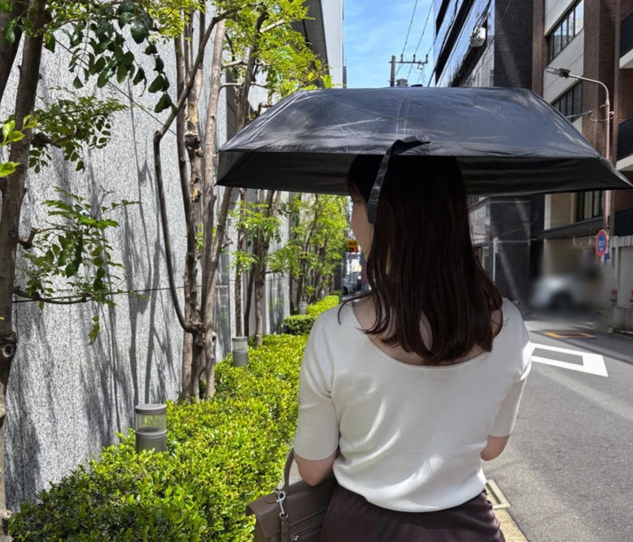 82グラムで完全遮光！ 超コンパクト日傘の使い勝手をレビュー