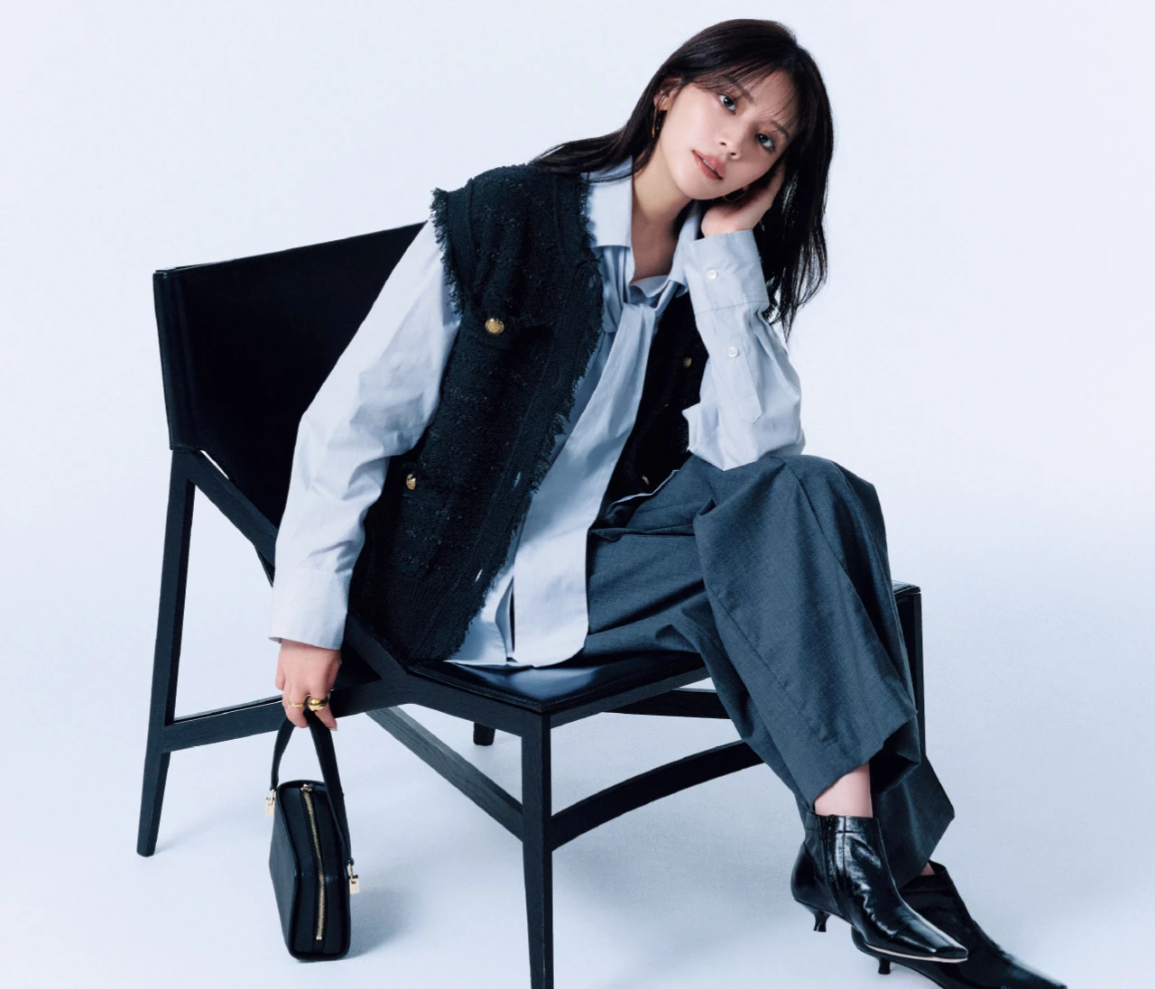 イベントごとが増える12月は「黒」を選べば間違いなし！時短で華やかになれる「黒」は柄＆デザイン使いがカギ