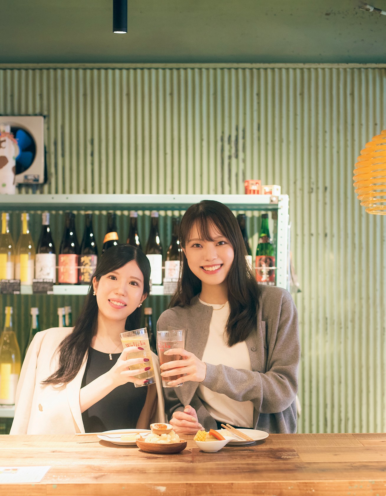 女性一人でもふらっと入りやすくお酒の奥深さに触れられる酒店　亀屋酒店