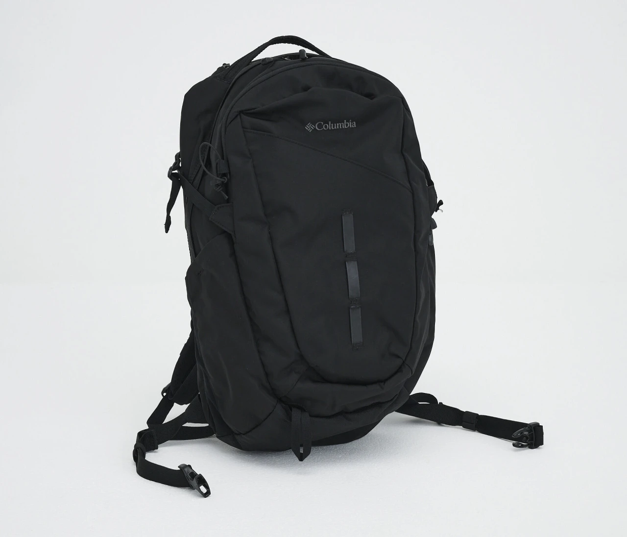 ポケットが多くて荷物が見つけやすい「コロンビア」の大容量リュック【優秀通勤リュック】
