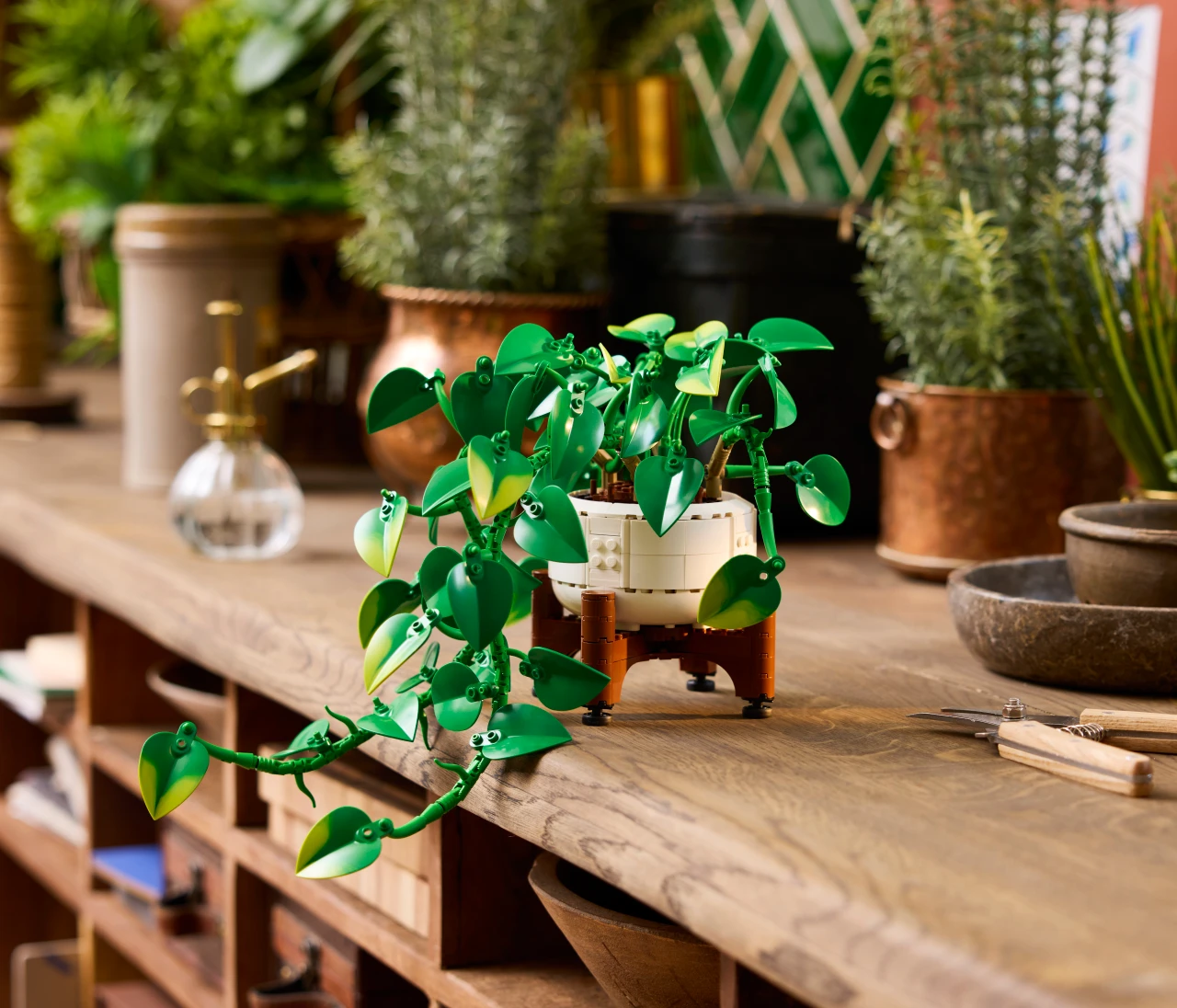 夏のインテリアに植物の彩りを。レゴ（R）ブロックのボタニカルコレクション