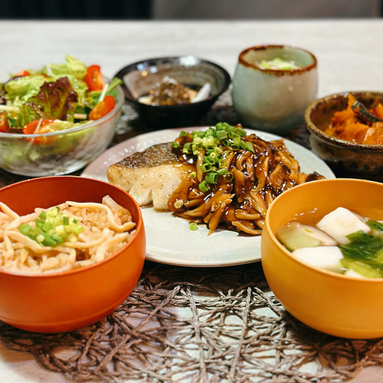 長谷川あかりさんレシピ「イカとれんこんの炊き込みごはん」に合わせてメイン料理と付け合せを作ってみた!