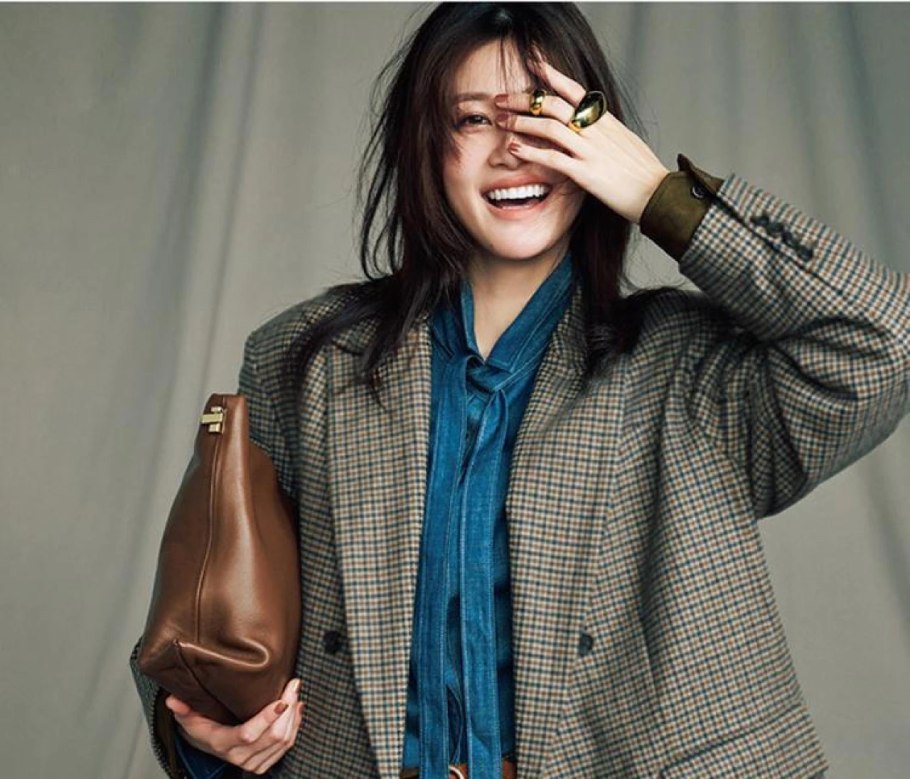 生見愛瑠さんが着こなすチェック柄6コーデ（写真）