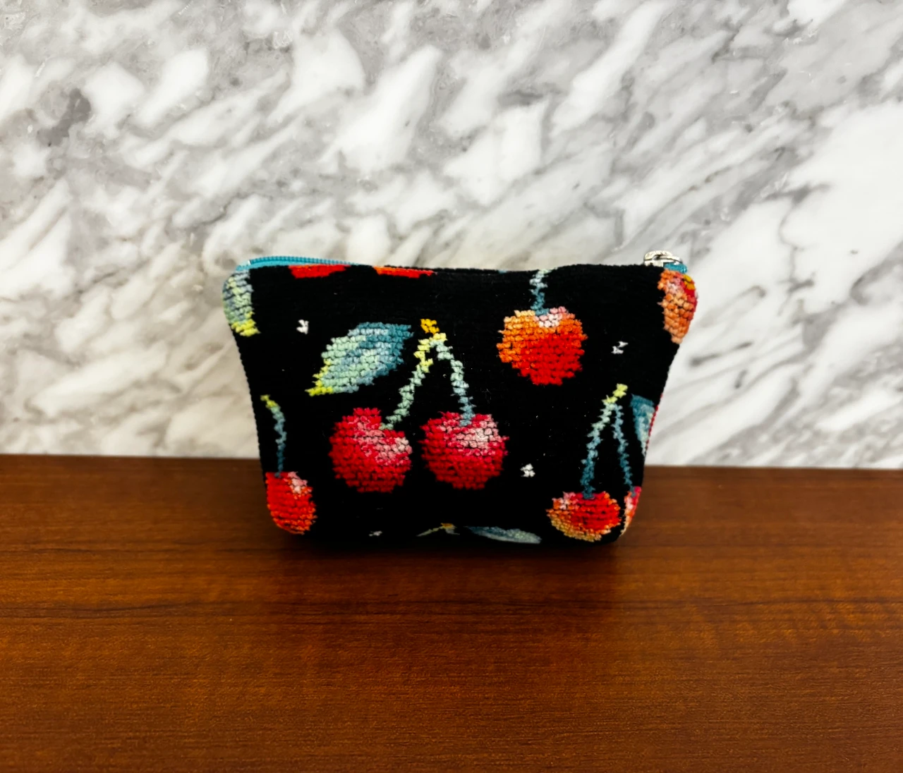 【愛用コスメONLY】30代OL持ち歩きポーチの中身公開♡韓国コスメ&個人的ベスコス