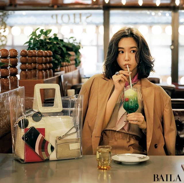 使うたび夏気分が上がる！ PVCトートバッグとその中身、シーン別３選