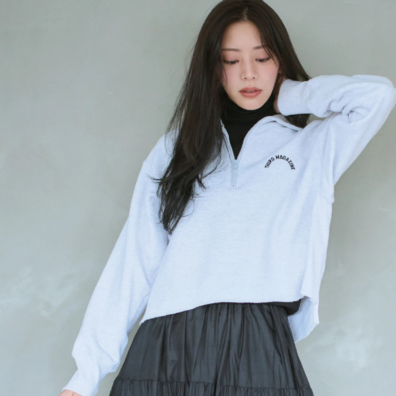 カジュアル代表「スウェット」を大人がおしゃれに着るには？ 小物合わせのコツも伝授！